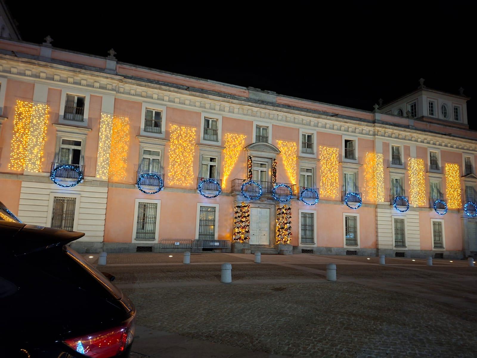 Instalación de alumbrado navideño